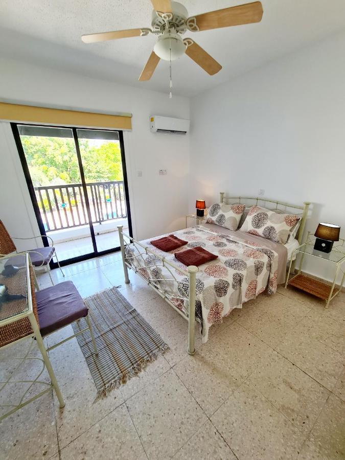 2 Bedroom Townhouse, Close To Paphos Harbour, Use Of Onsite Facilities Eksteriør billede