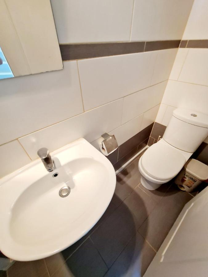 2 Bedroom Townhouse, Close To Paphos Harbour, Use Of Onsite Facilities Eksteriør billede