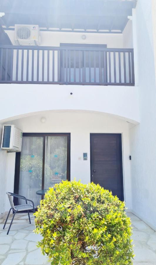 2 Bedroom Townhouse, Close To Paphos Harbour, Use Of Onsite Facilities Eksteriør billede